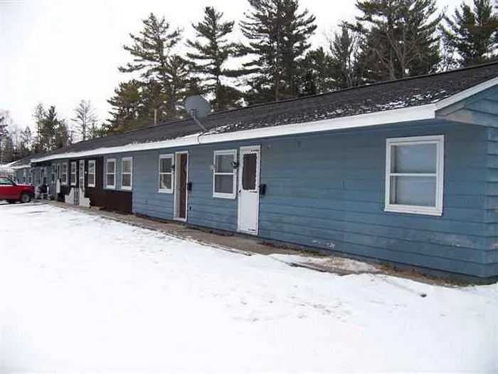 Pine Rest Motel - Real Estate Photo